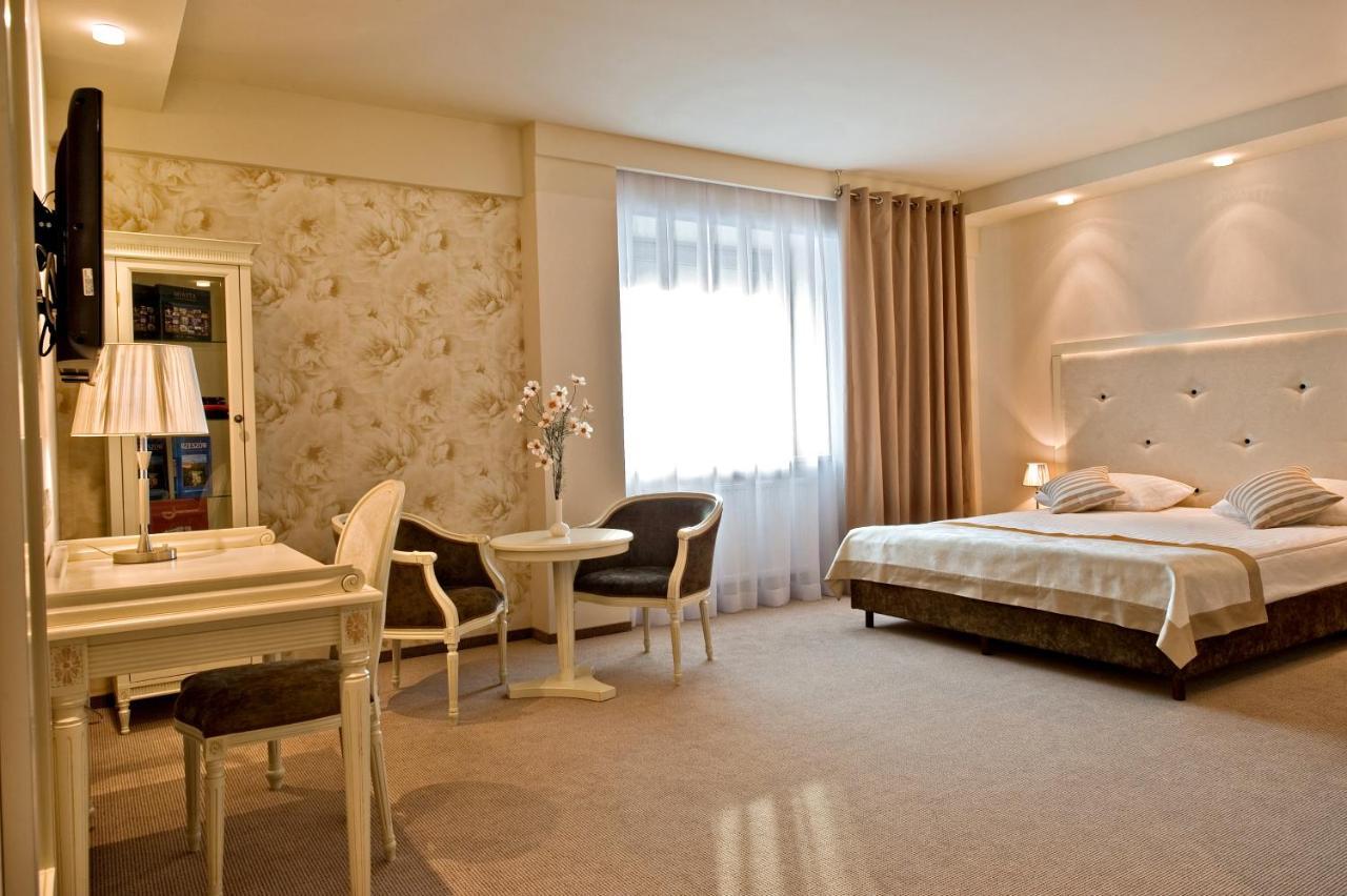 Hotel Prezydencki 3-Star Rzeszów Exteriér fotografie